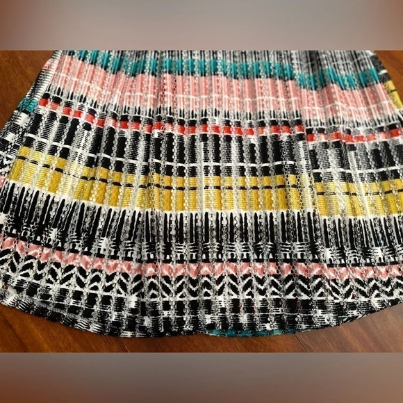 Romeo & Juliet Couture Lace Pleat Skirt , Size Small - Picture 8 of 11